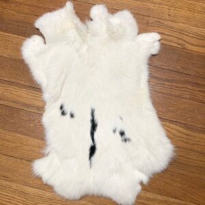 #0673 rabbit pelt